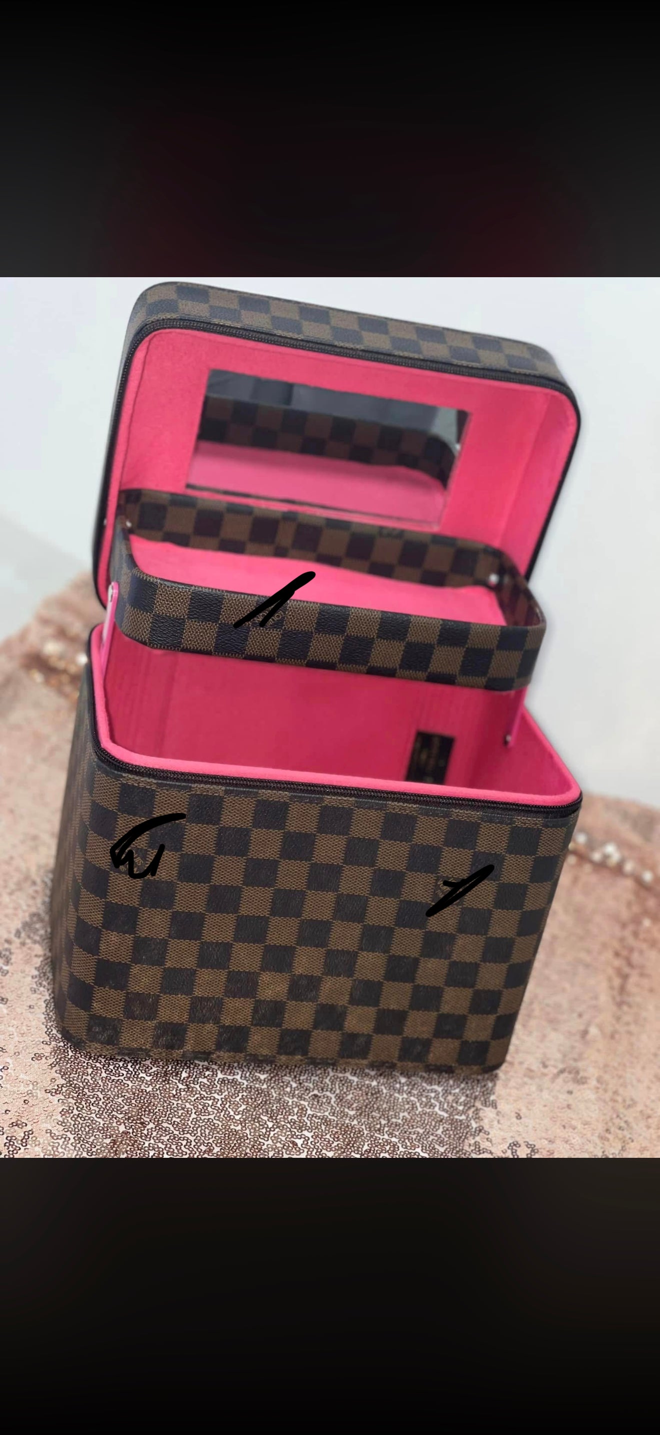 Pink interior makeup set 🩷