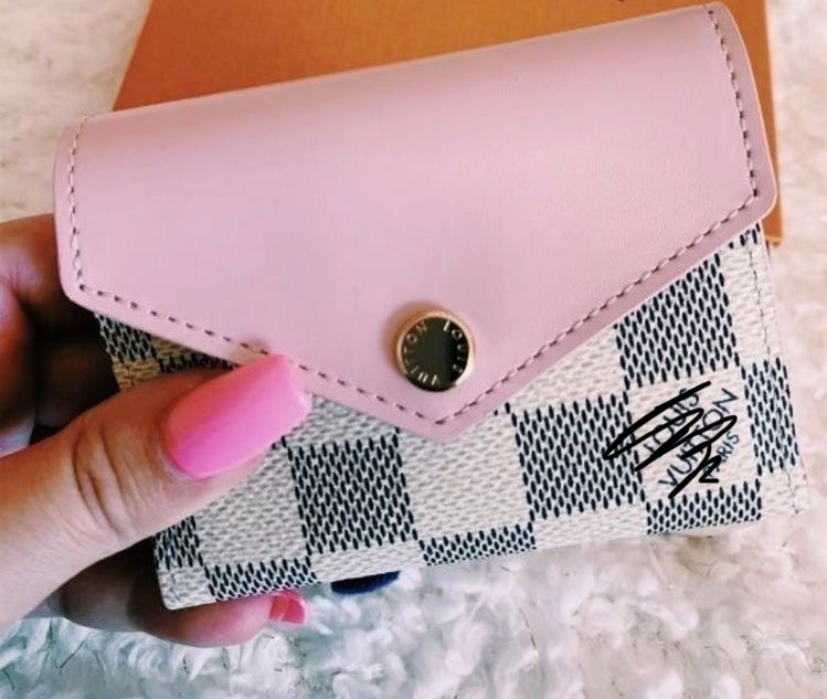 Boujee Damier wallet 🩷